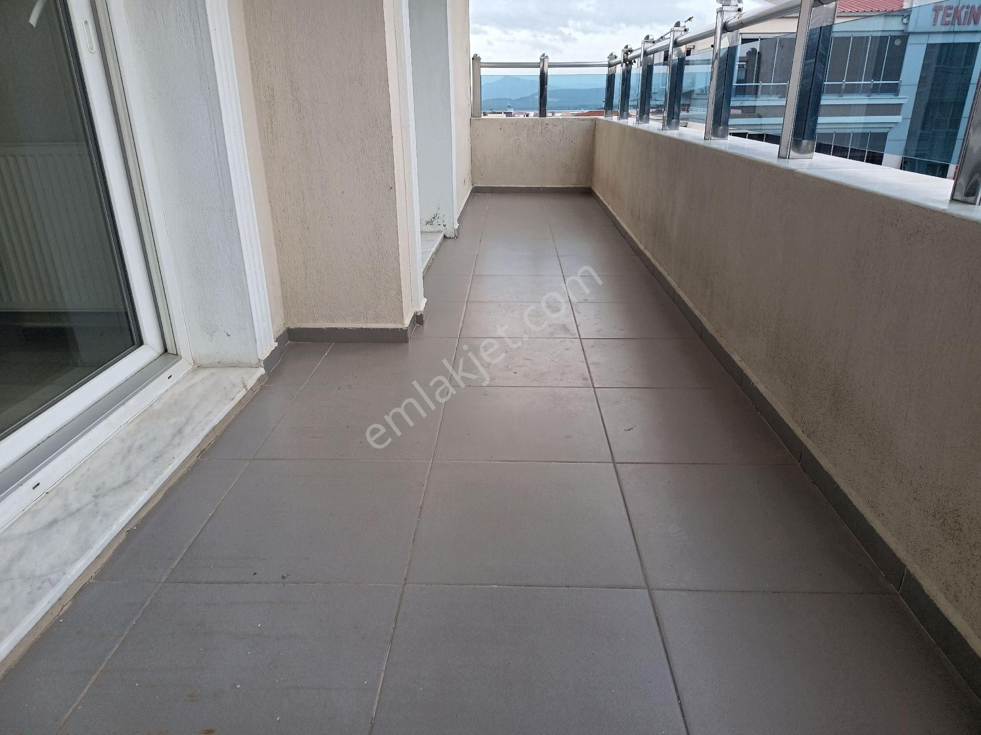 Buket Emlaktan Kiralık 2+1 Daire Ara Kat Doğalgazlı Asansörlü - Görsel 24