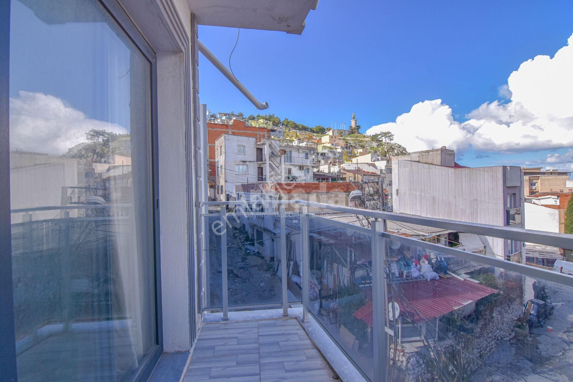 Kuşadası Merkez'de Satılık 1+1 Eşyalı Daire - Görsel 13