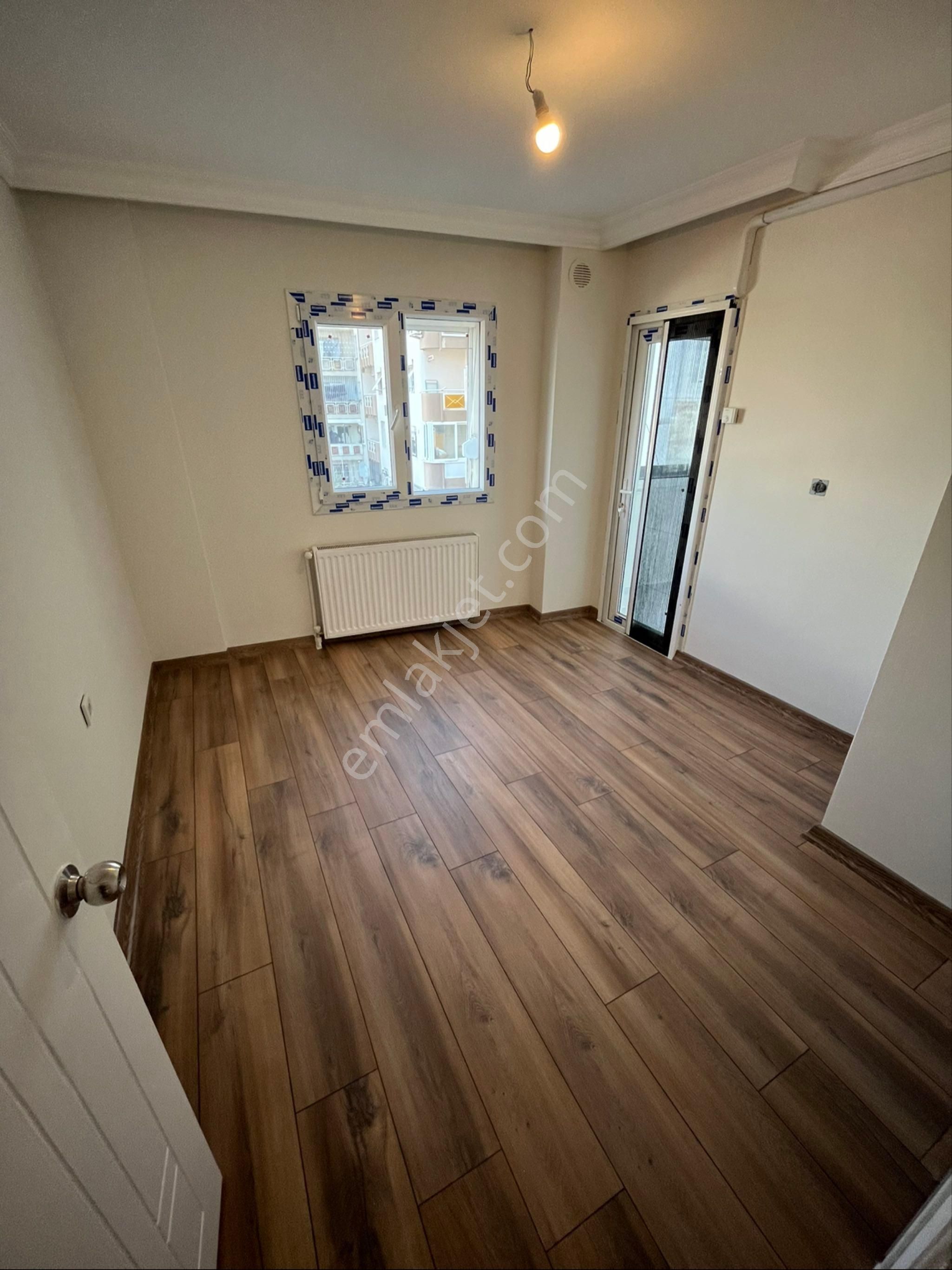 Ogün'den Güzelyalı Merkezde Asansörlü Otoparklı Arakat Genç Binada Satılık Daire - Görsel 13