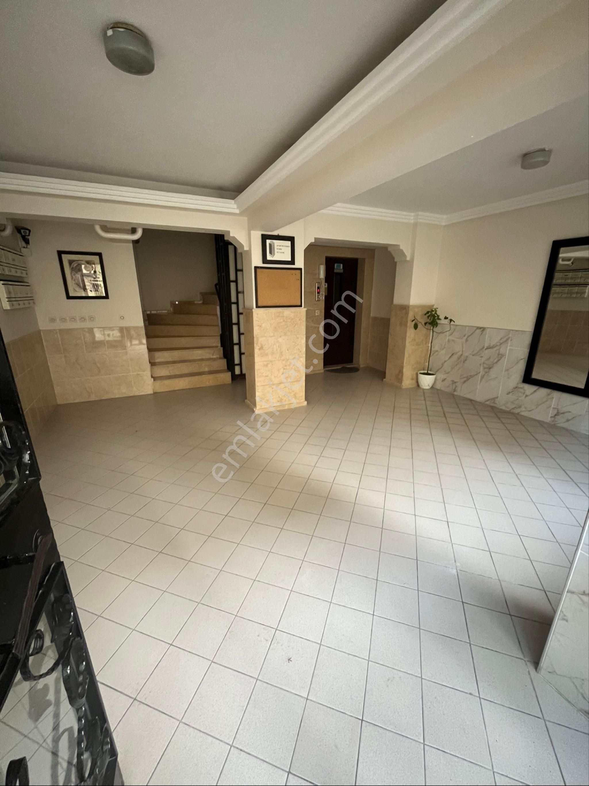 Ogün'den Güzelyalı Merkezde Asansörlü Otoparklı Arakat Genç Binada Satılık Daire - Görsel 26