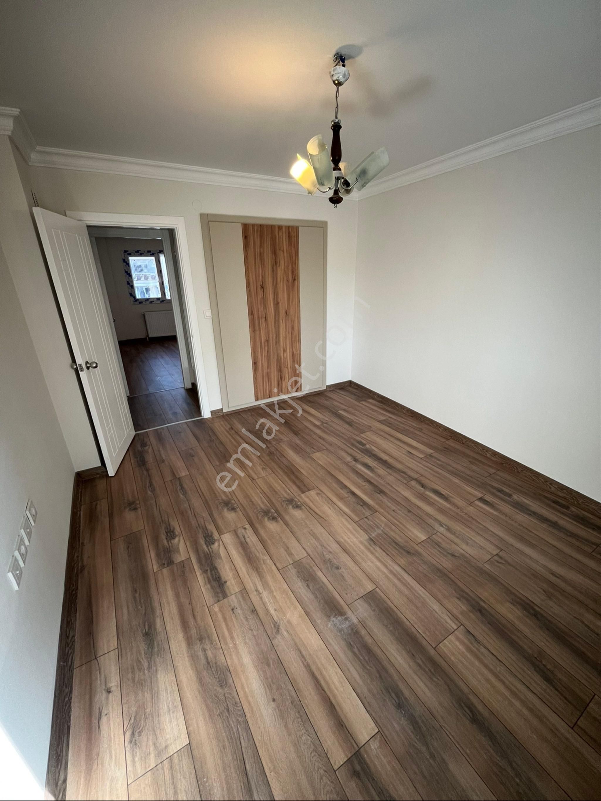 Ogün'den Güzelyalı Merkezde Asansörlü Otoparklı Arakat Genç Binada Satılık Daire - Görsel 20