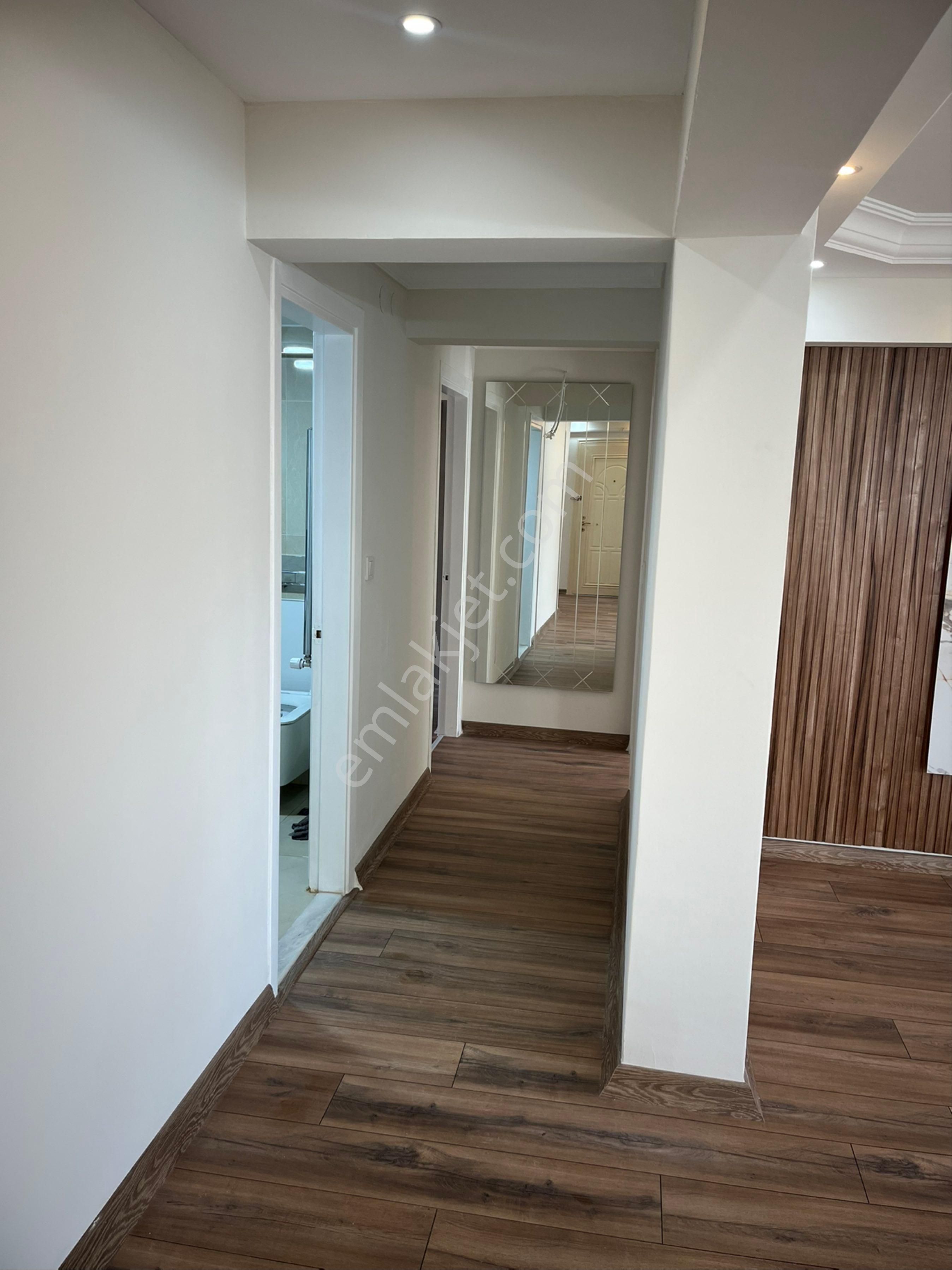 Ogün'den Güzelyalı Merkezde Asansörlü Otoparklı Arakat Genç Binada Satılık Daire - Görsel 16