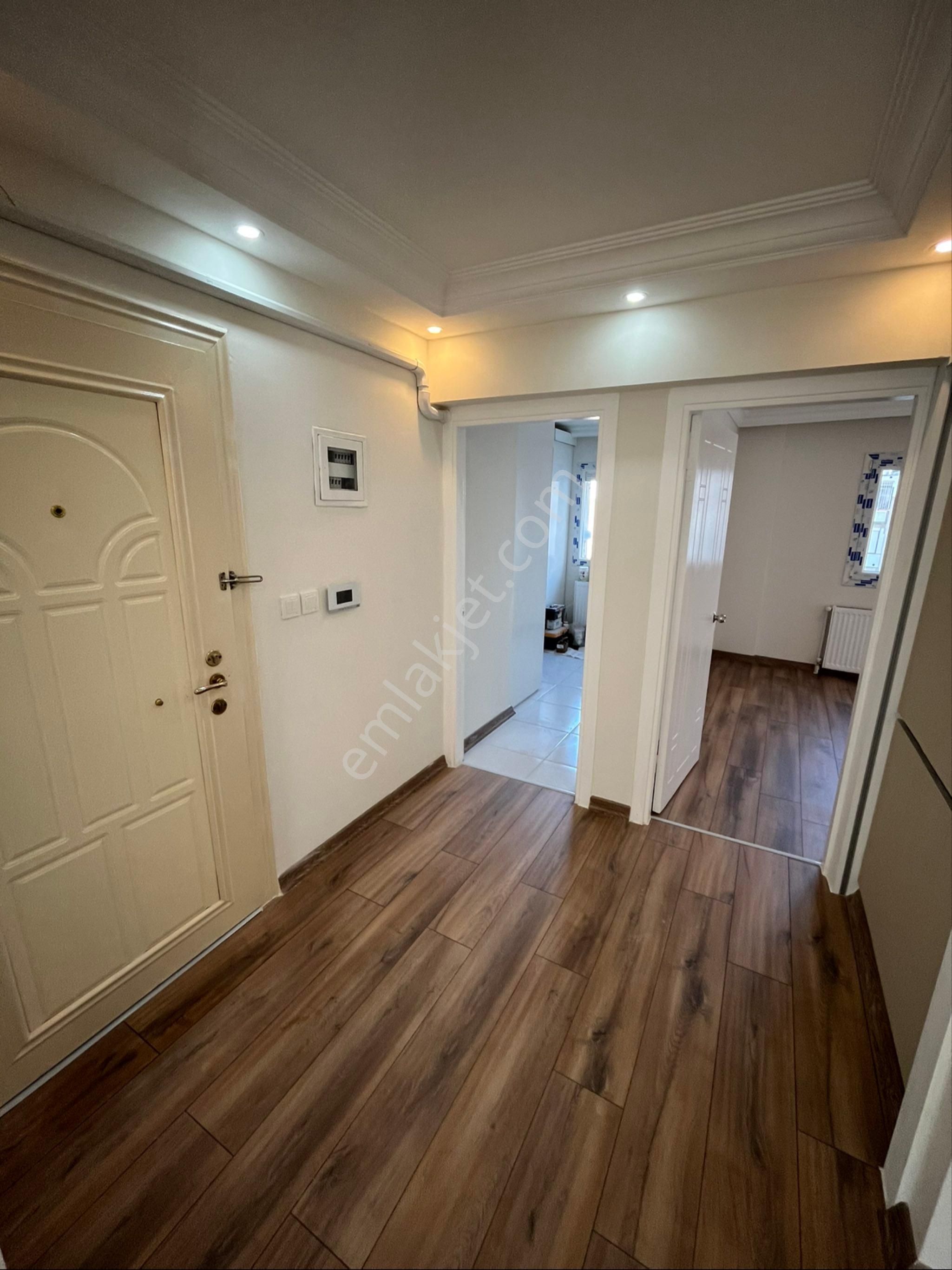 Ogün'den Güzelyalı Merkezde Asansörlü Otoparklı Arakat Genç Binada Satılık Daire - Görsel 8