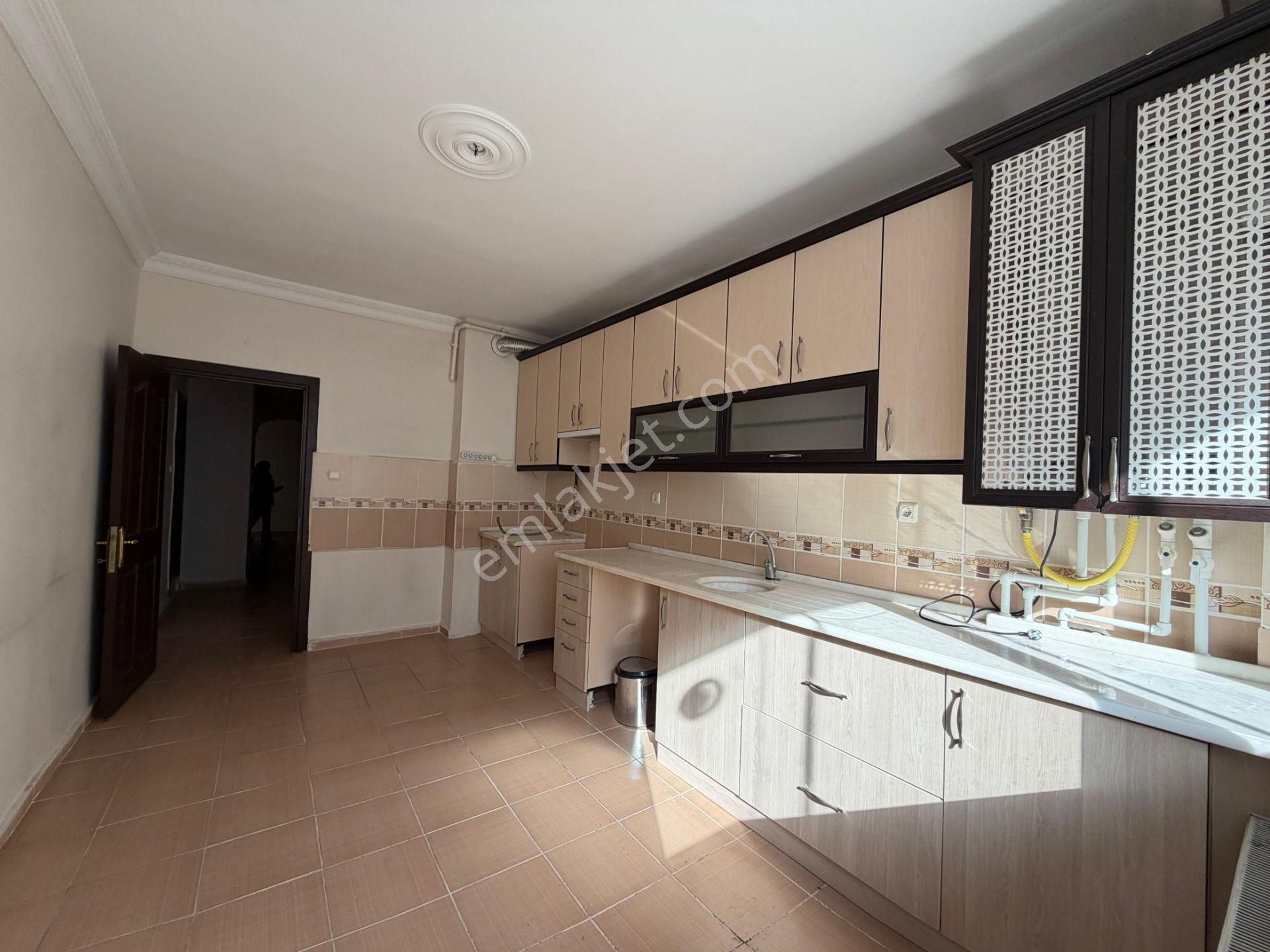 Akademi'den Espark Yakını Ara Kat Çift Balkonlu Geniş 3+1 - Görsel 7