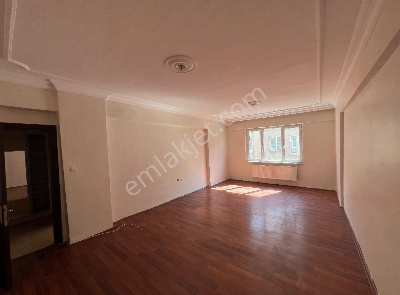 Akademi'den Espark Yakını Ara Kat Çift Balkonlu Geniş 3+1