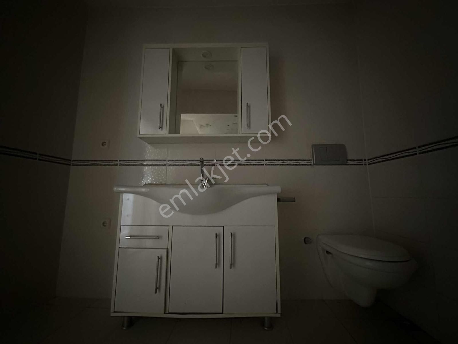 Merkezi Lokasyonda Kiralık 2+1 Kapalı Mutfak Çift Cephe Daire - Görsel 10