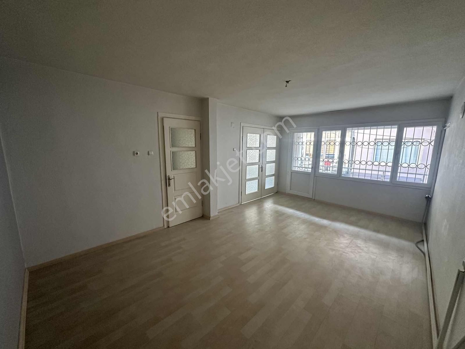 Merkezi Lokasyonda Kiralık 2+1 Kapalı Mutfak Çift Cephe Daire