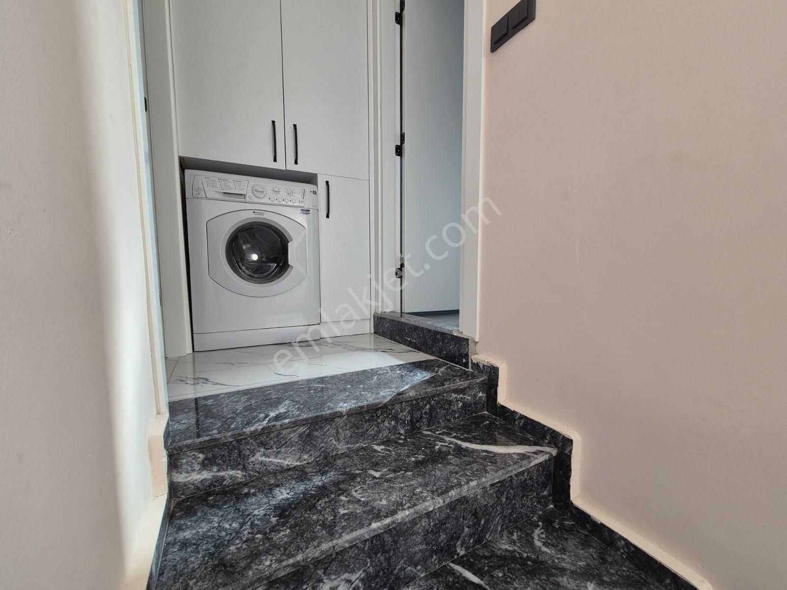 Kuşadası Hacıfeyzullah Mahallesi'nde 1+1 Bahçeli Dubleks Villa - Görsel 3