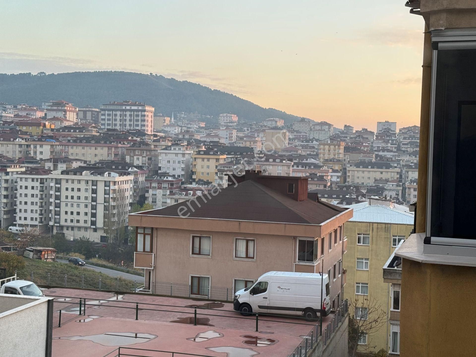 Ataşehir, İnönü Mh.19 Mayıs Cd Üzeri Metroya, Marketlere, 7tepe Üni'ye Yakın 1+1