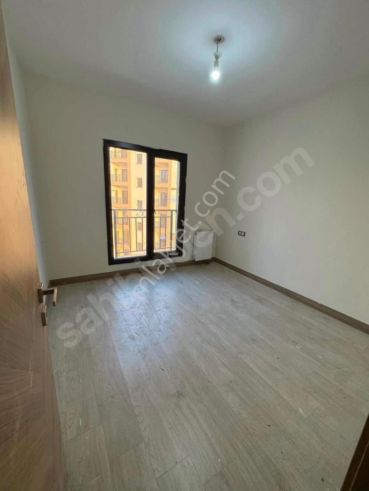 Adana Sarıçam Göztepe Tokilerinde 3+1 Yıllık Kiralık Okula Markete Dolmuşa Yakın Daire - Görsel 9
