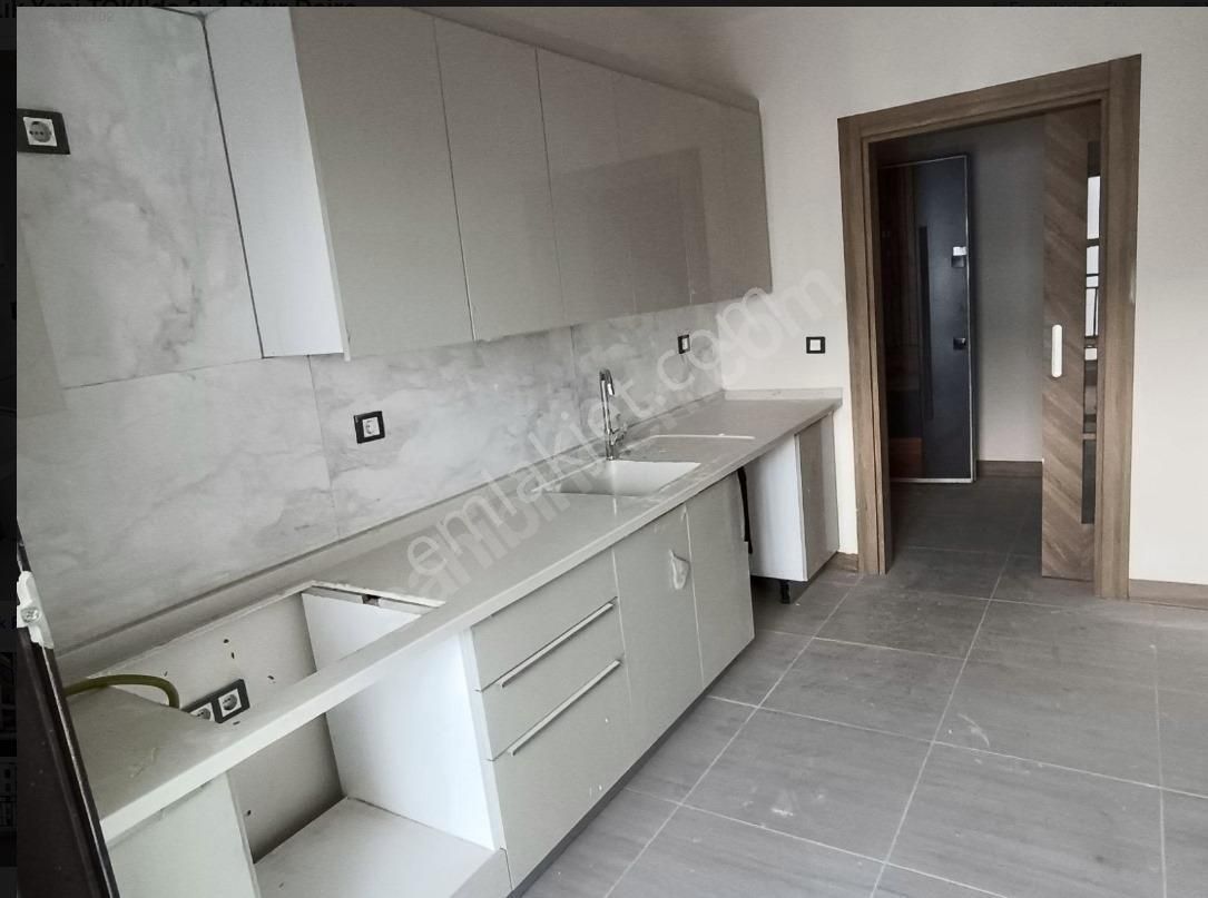 Adana Sarıçam Göztepe Tokilerinde 3+1 Yıllık Kiralık Okula Markete Dolmuşa Yakın Daire