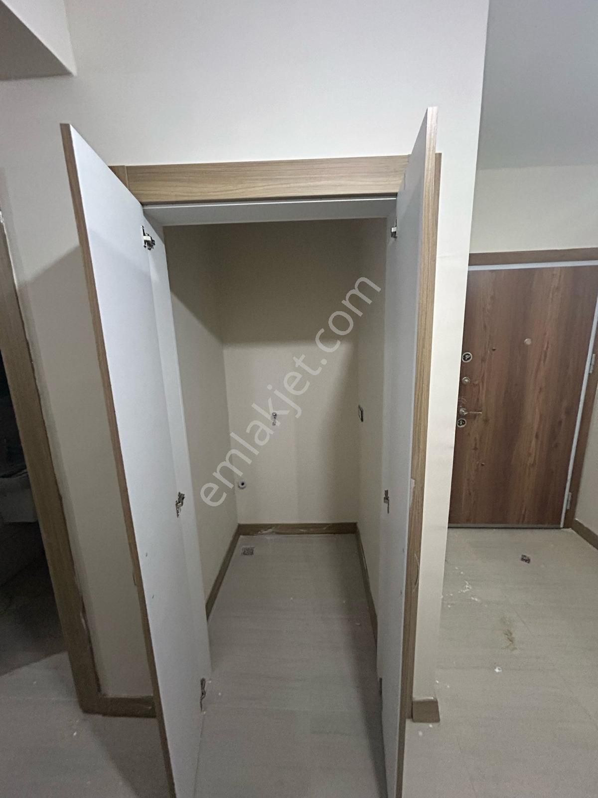 Adana Sarıçam Göztepe Tokilerinde 3+1 Yıllık Kiralık Okula Markete Dolmuşa Yakın Daire - Görsel 2