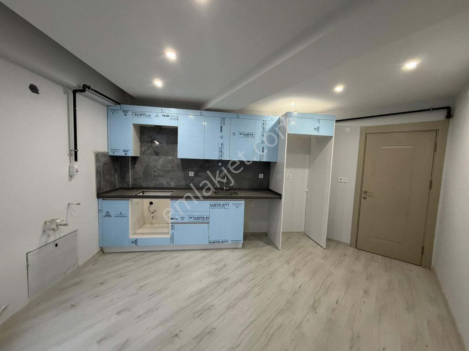 Çerkezköy*** Fevzi Paşa Mah'de '' İskanlı Kat Mülkiyetli'' Arakat Sıfır Öncephe 2+1 - Görsel 4