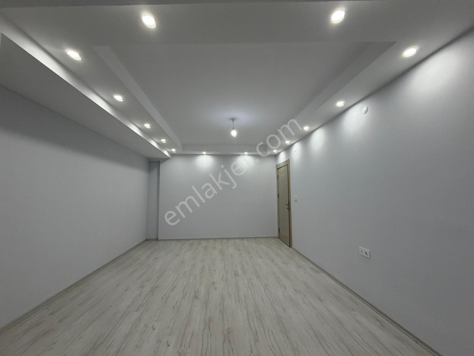 Çerkezköy*** Fevzi Paşa Mah'de '' İskanlı Kat Mülkiyetli'' Arakat Sıfır Öncephe 2+1