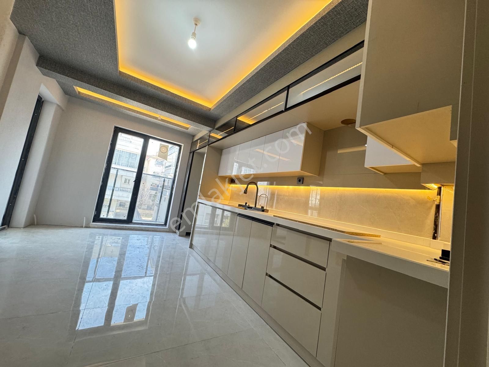 Hayal ! Den Pınarbaşı Mh'de Sıfır Binada E. Banyolu Katta Ful Yapılı 3+1 Cam Balkonlu Daire ! - Görsel 6