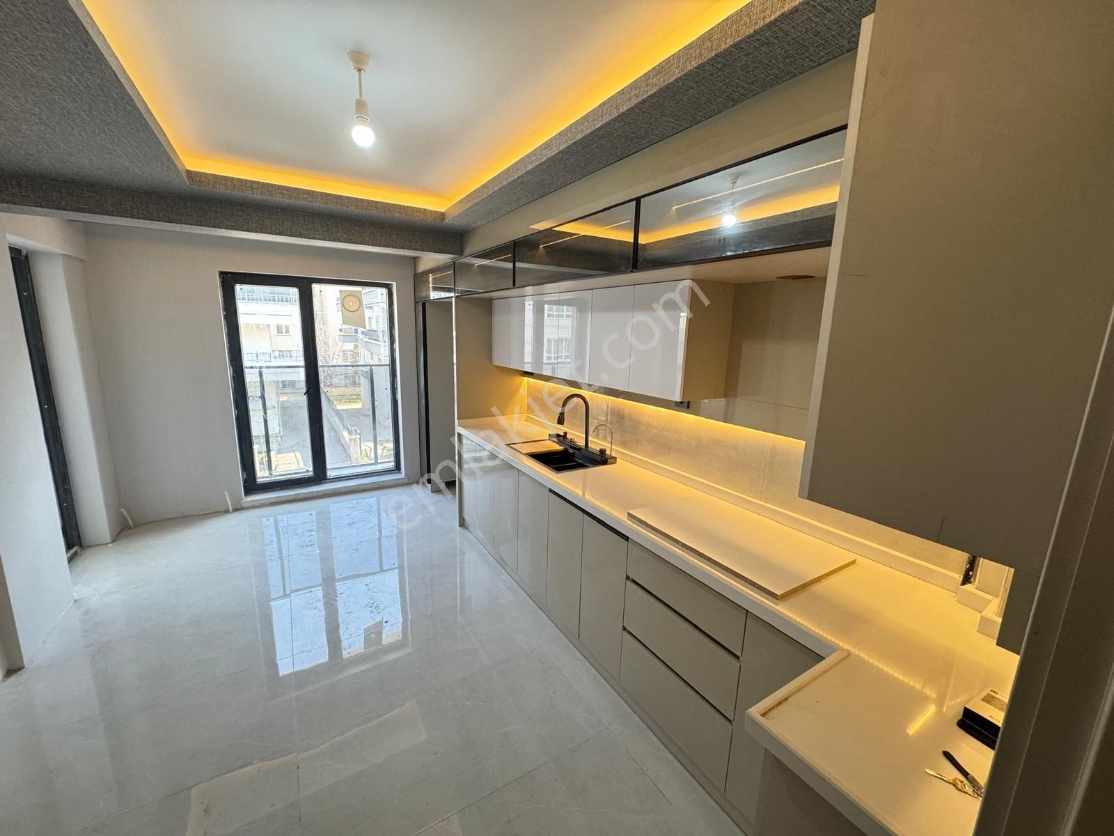 Hayal ! Den Pınarbaşı Mh'de Sıfır Binada E. Banyolu Katta Ful Yapılı 3+1 Cam Balkonlu Daire ! - Görsel 7