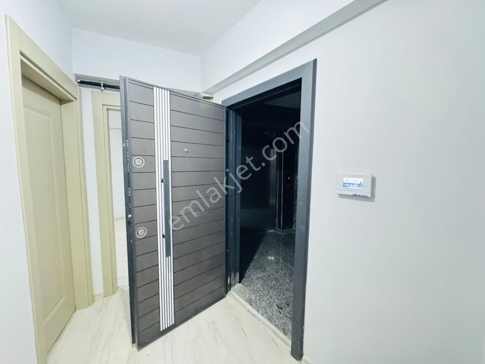 İster Yatırım İster Oturum__ Merkezi Konum'da_iskanlı__sıfır 1+1 - Görsel 17