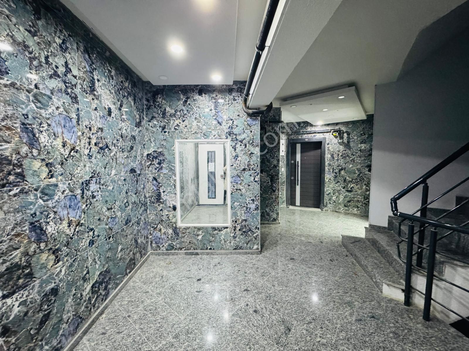 İster Yatırım İster Oturum__ Merkezi Konum'da_iskanlı__sıfır 1+1 - Görsel 19