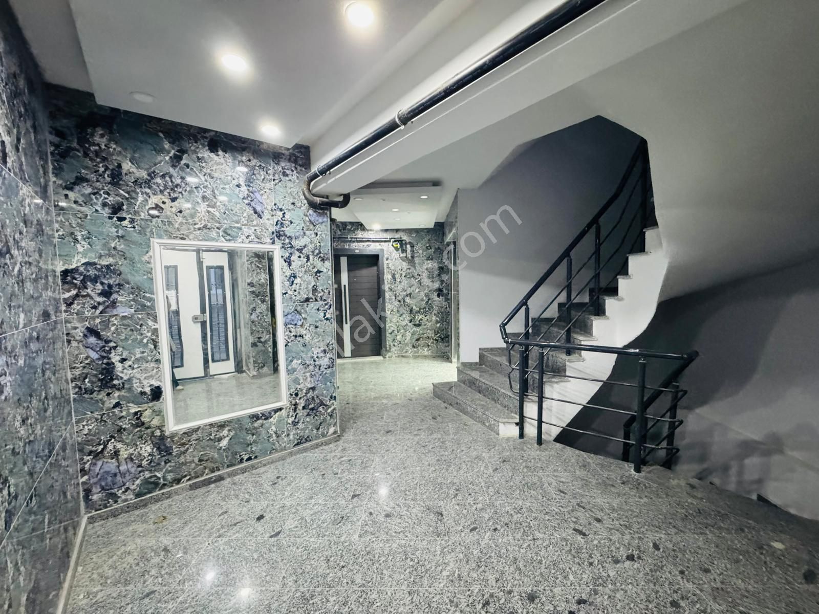 İster Yatırım İster Oturum__ Merkezi Konum'da_iskanlı__sıfır 1+1 - Görsel 18