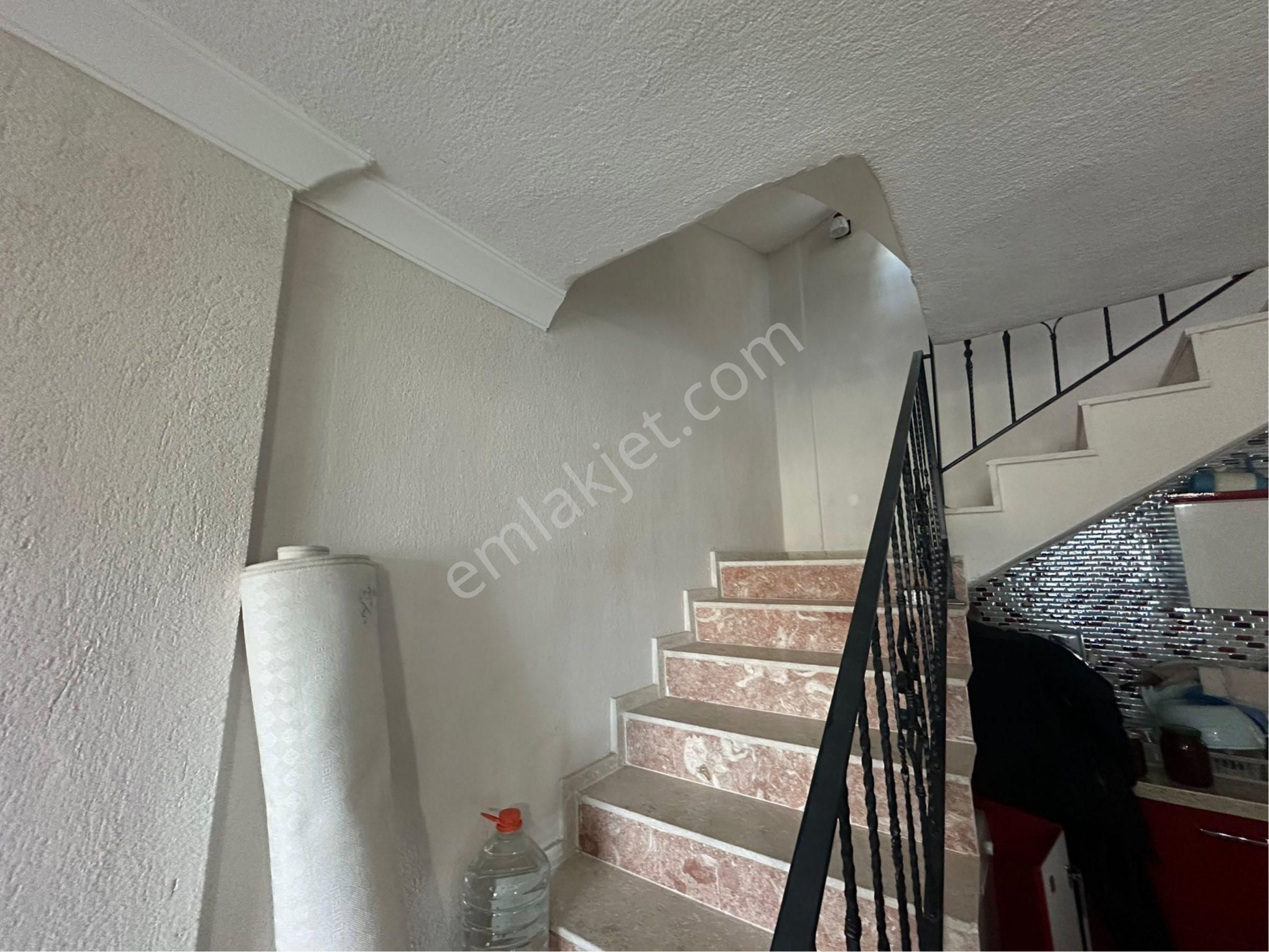 Urla İçmelerde 3+2 Doğa Ve Deniz Manzaralı Satılık Triplex Villa - Görsel 12