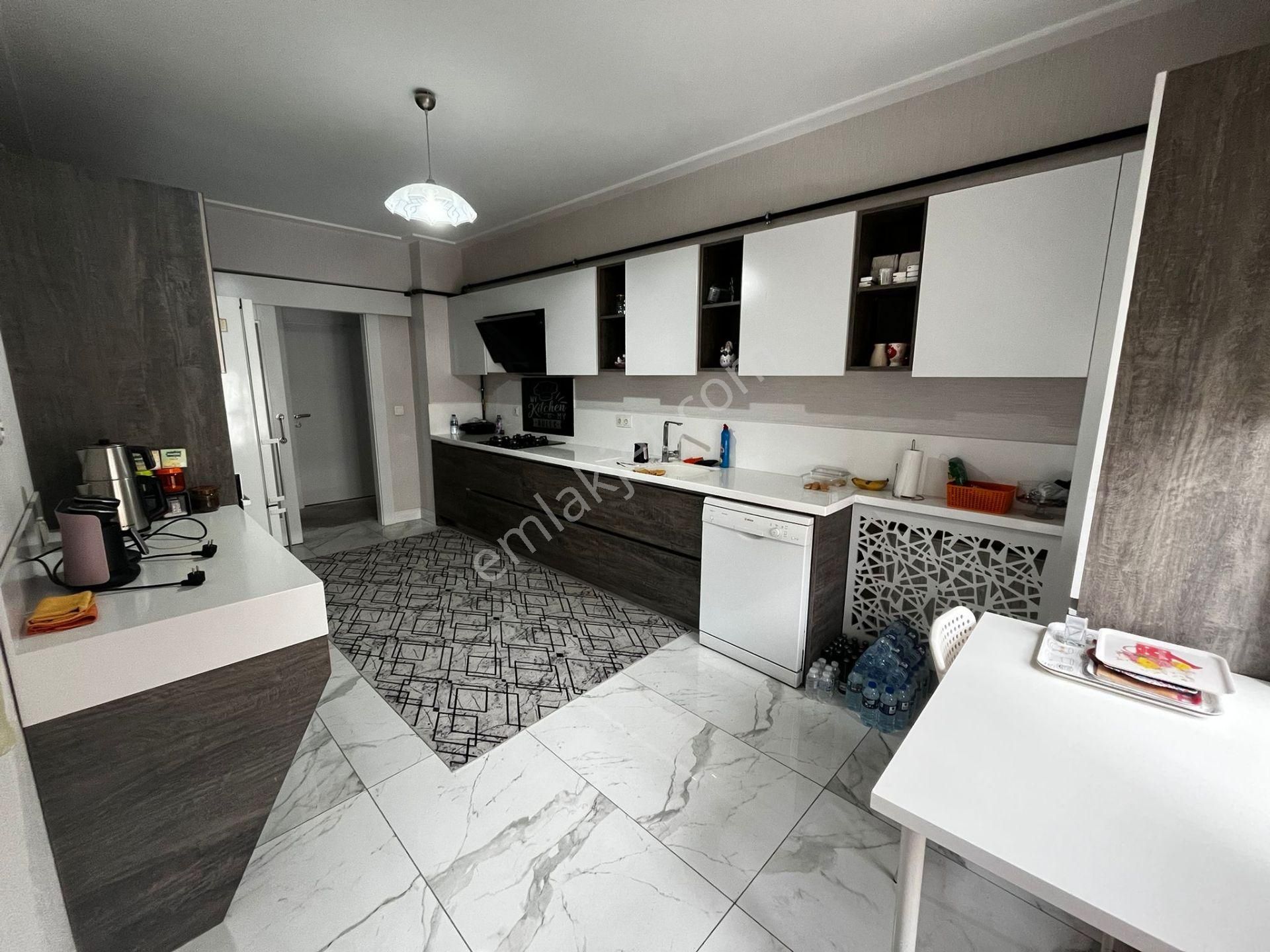 Sincan Selçuklu Mh.de Gold Lıfe Sitesinde Ara Kat Ultra Lüks Satılık 4+1 Satılık Daire