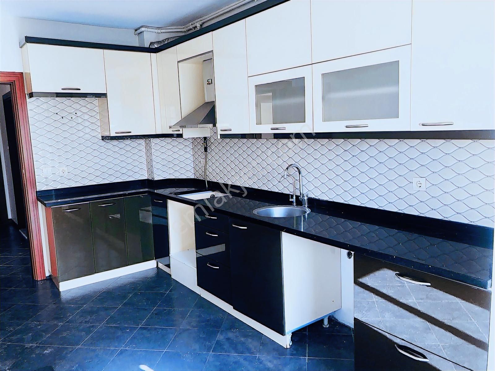 Bornova Mevlana Mahallesi Site İçinde Geniş 3+1 Satılık Daire - Görsel 11