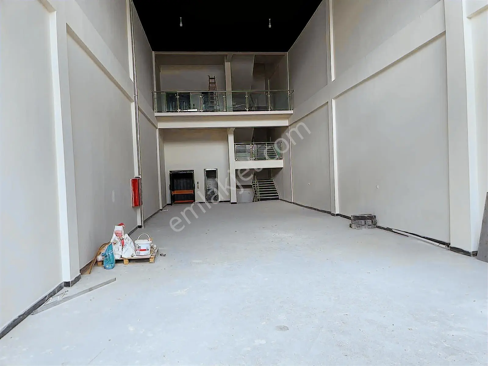 Antekste 1000 M² İmalata Uygun Kiralık Sanayi Dükkanı