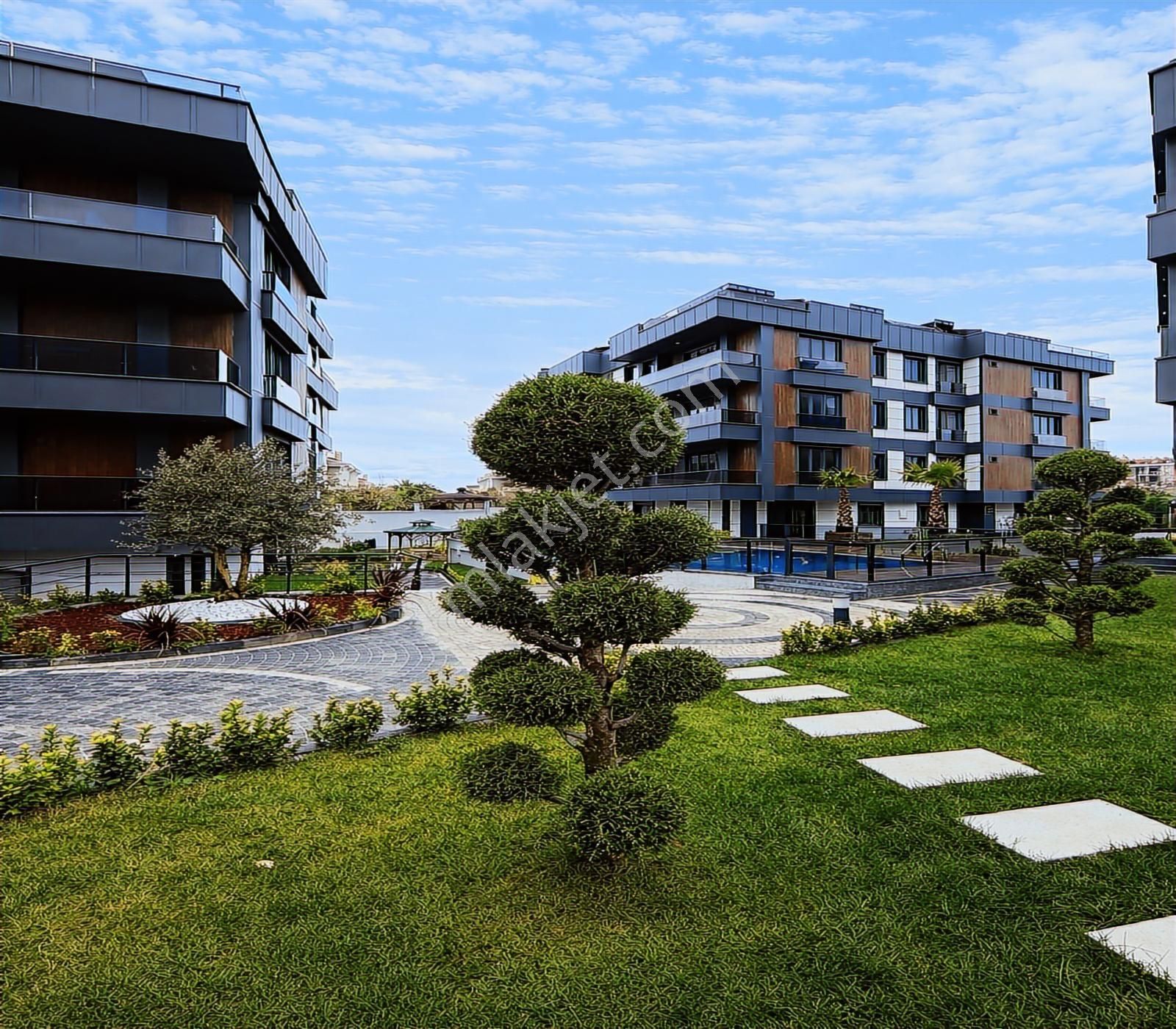 Beylikdüzü'nde Full Site Konseptinde Geniş M2 Fırsat Daire - Görsel 17