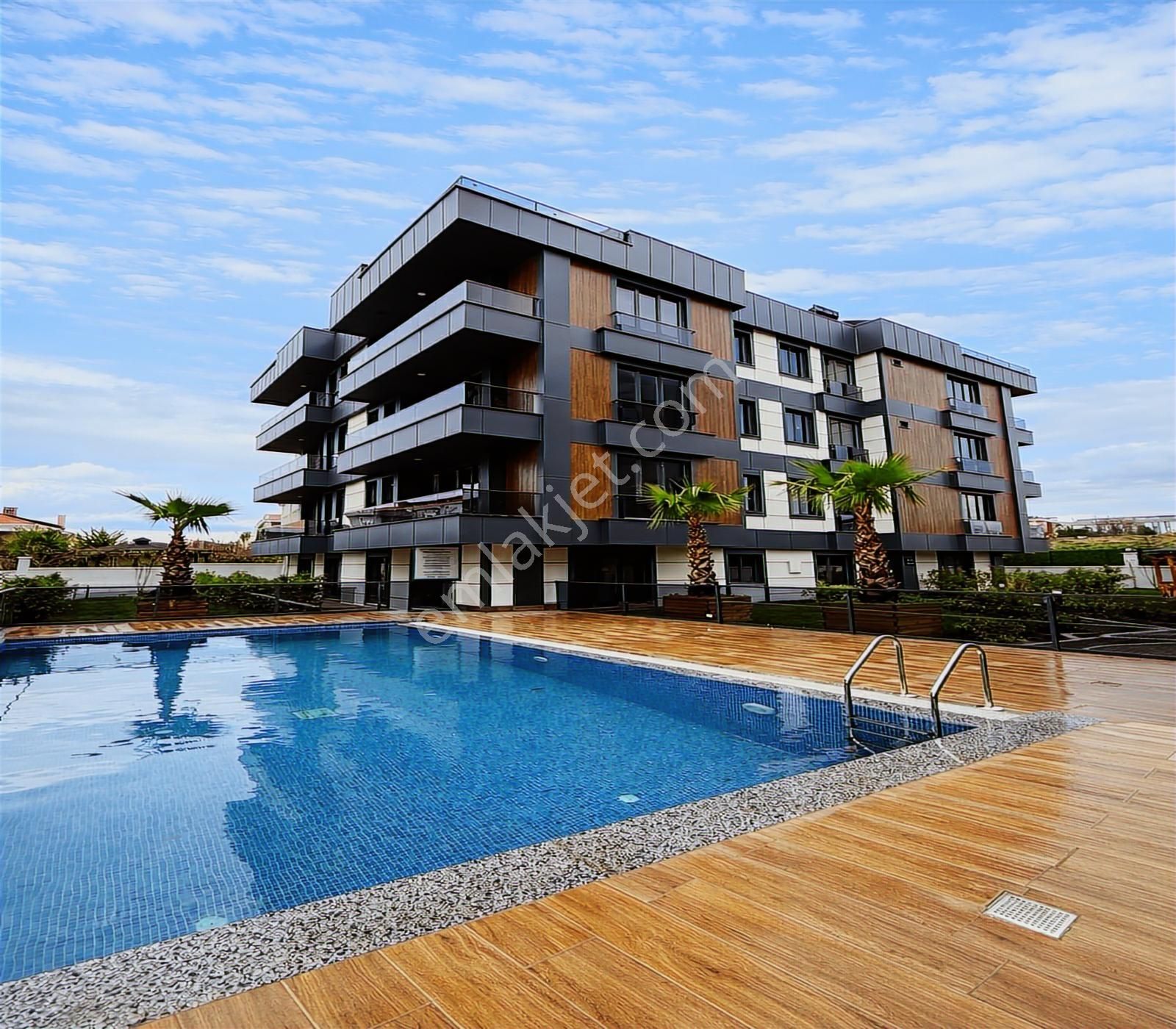 Beylikdüzü'nde Full Site Konseptinde Geniş M2 Fırsat Daire - Görsel 18