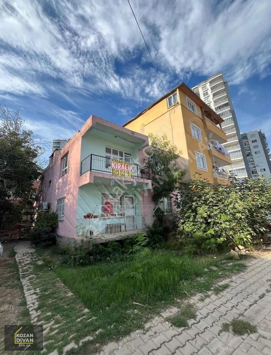 Kozan Divan Emlak'tan Otogara Komşu Kiralık Müstakil