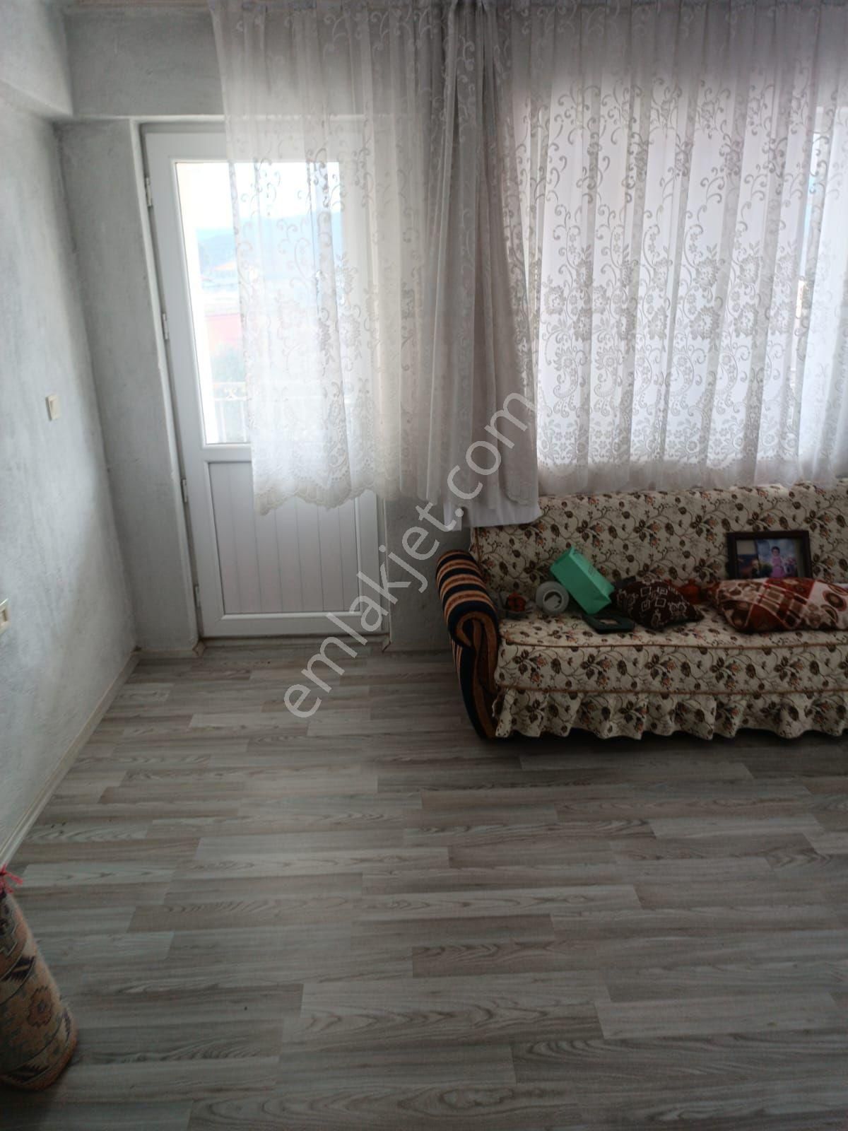 Müstakil İki Katlı. Bina Kaklık Mahallesi Alınabilecek En Temiz Ve Mantıklı Ev