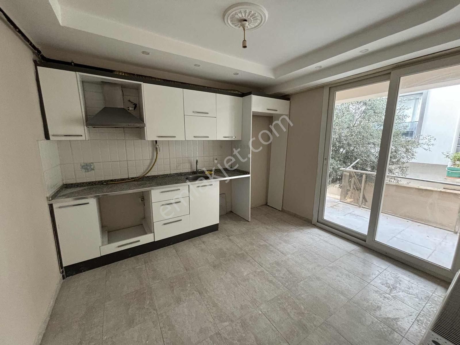 Ayrancılar Merkezde Kiralık 2+1 Çift Cephe D.gazlı Bahçeli Daire