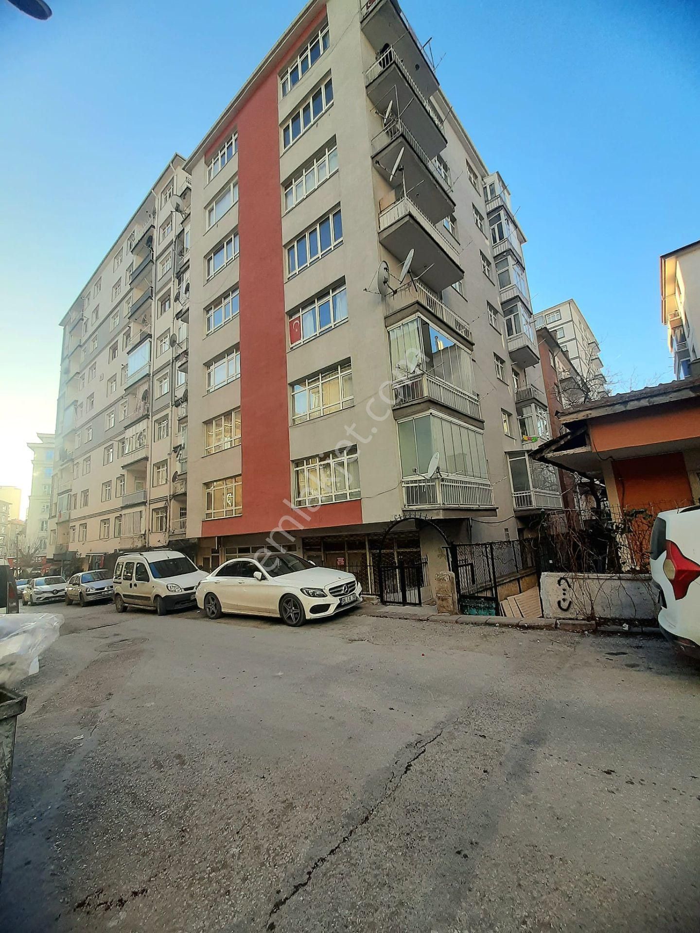 İvedik Cadde Yakını Yeşilevler Merkezde 3+1 Satılık Daire