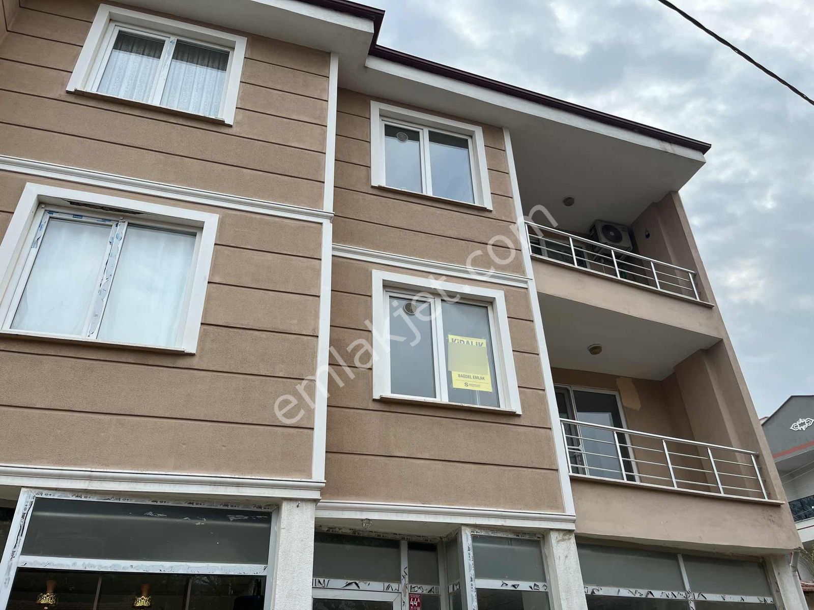 Gömeç Mithatpaşa Mahallesi Doğalgazlı Asansörlü Kiralık Daire - Görsel 2