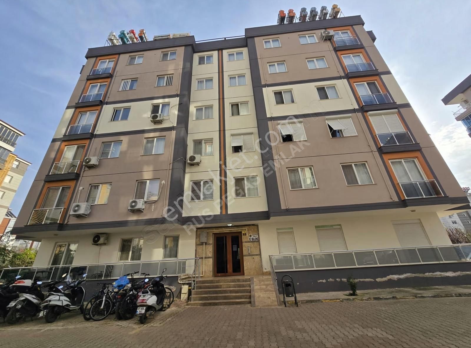 Site İçerisinde Katta 3+1 Satılık Daire - Görsel 2