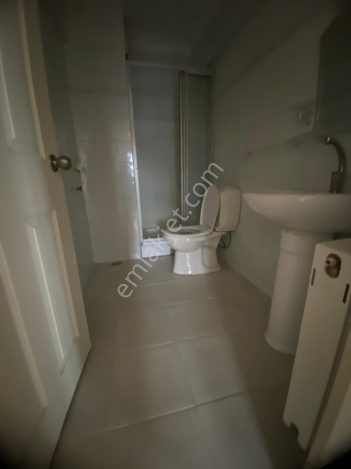 Yavuztürk Mahallesinde Site İçerisinde Geniş Kiralık 2+1 Daire - Görsel 5