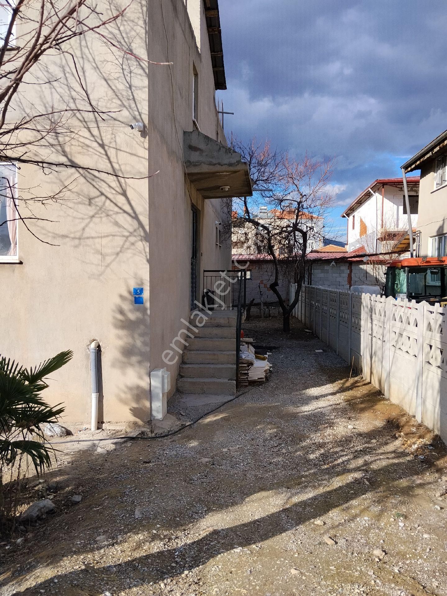 Kaklık Çal Yolu Sakın Köy Havasında