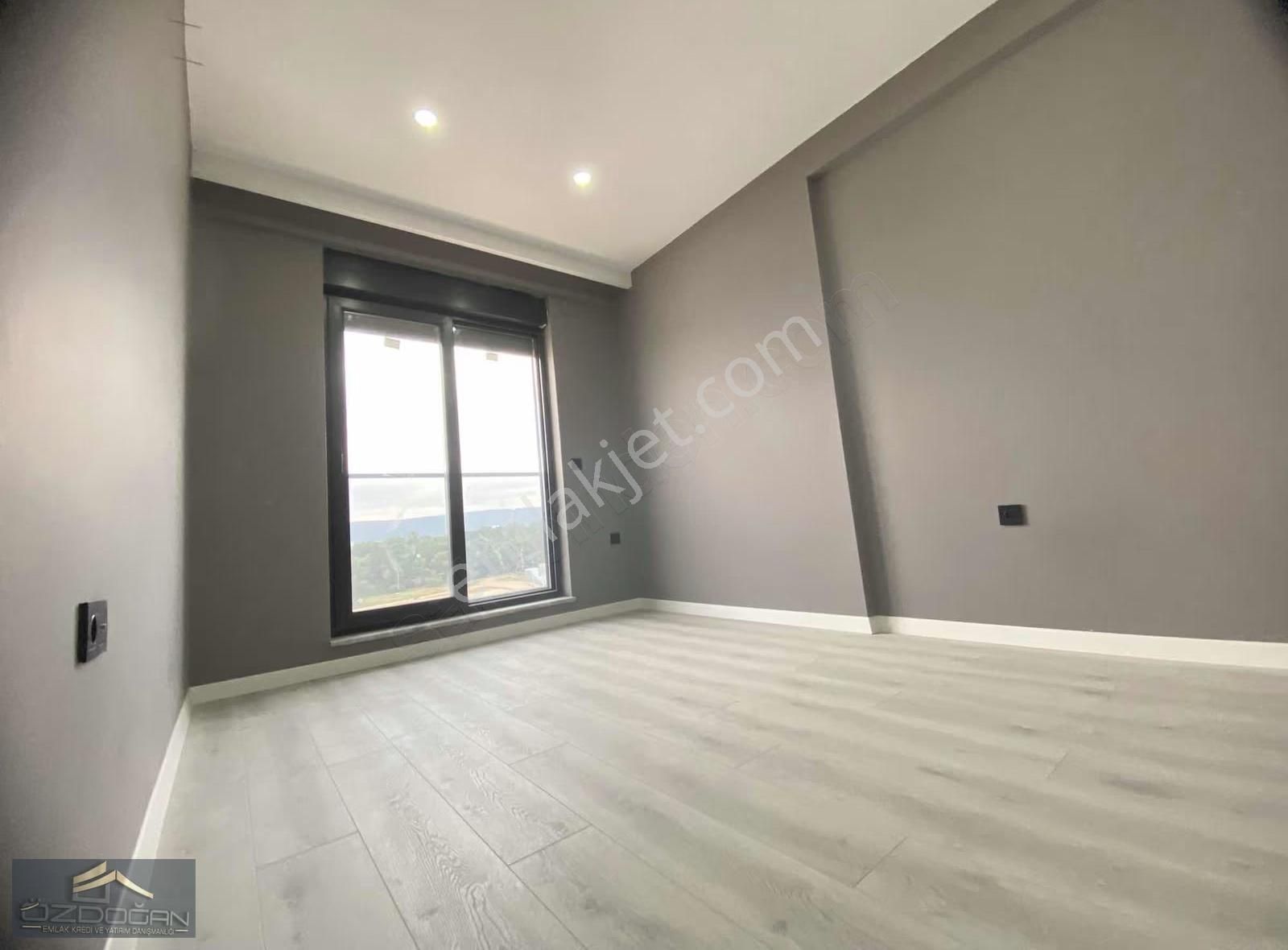 Aktoprak Mahallesinde Havuzlu 2+1 1. Sınıf İşçilikte Daireler - Görsel 17