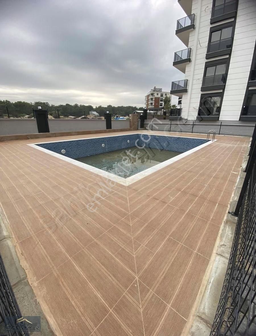 Aktoprak Mahallesinde Havuzlu 2+1 1. Sınıf İşçilikte Daireler - Görsel 22