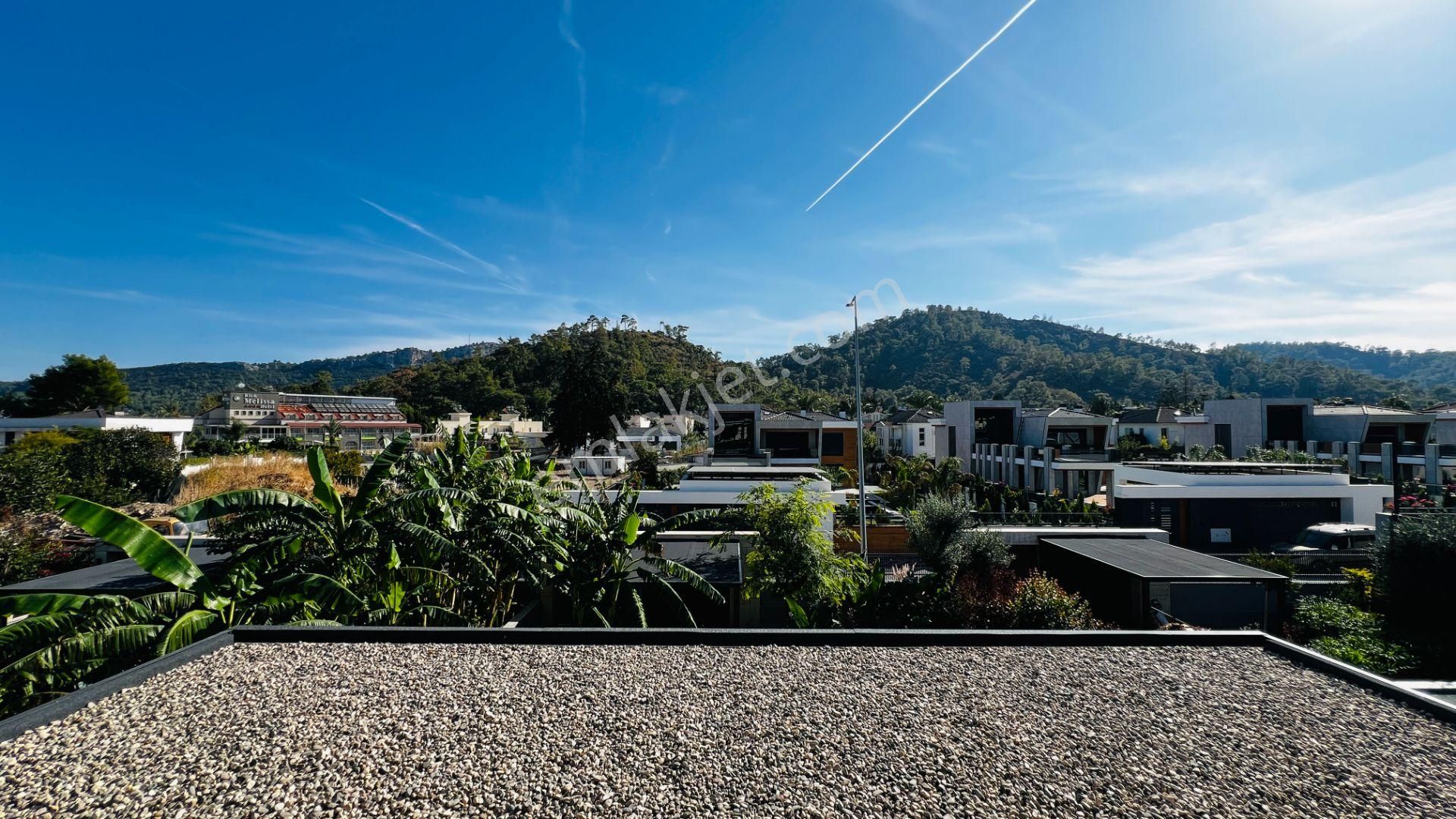 Kemer Merkezde Satılık Tripleks Lüks Müstakil Villa - Görsel 7