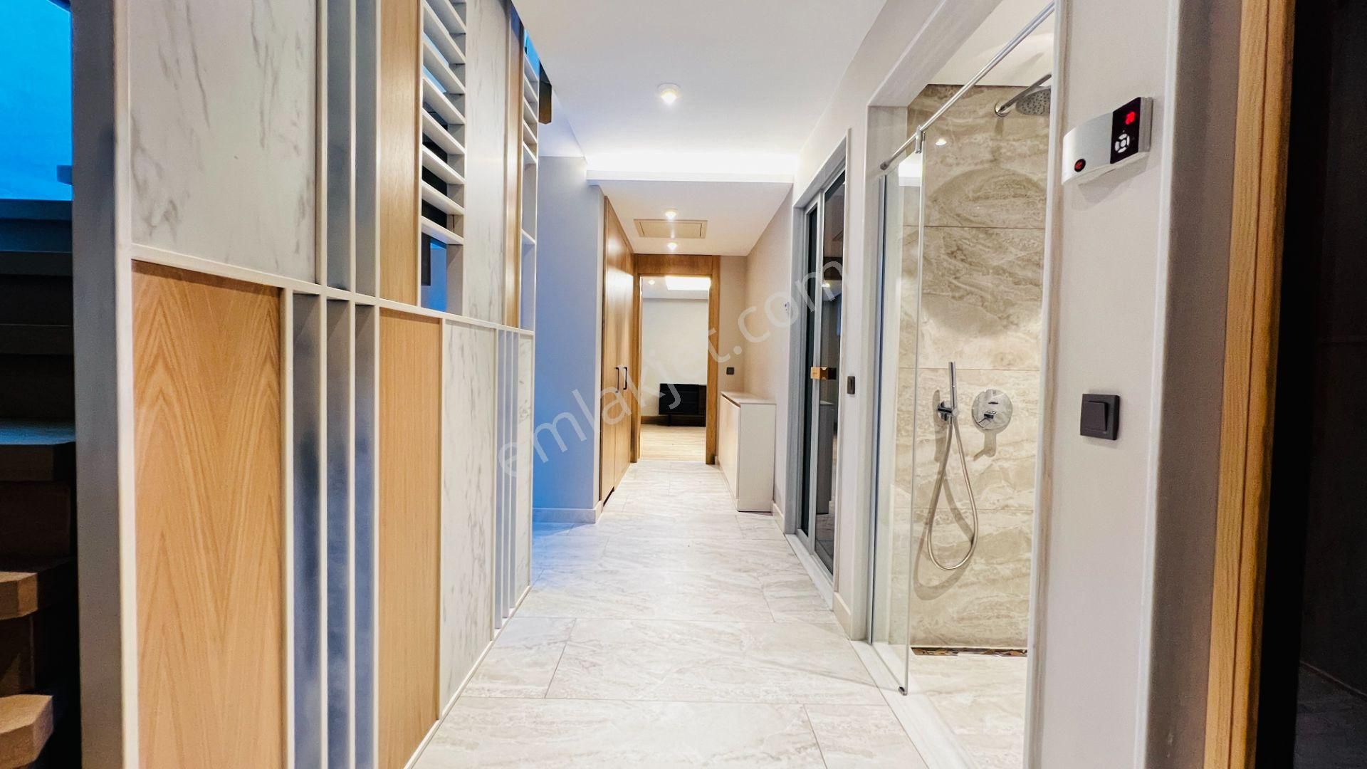 Kemer Merkezde Satılık Tripleks Lüks Müstakil Villa - Görsel 27