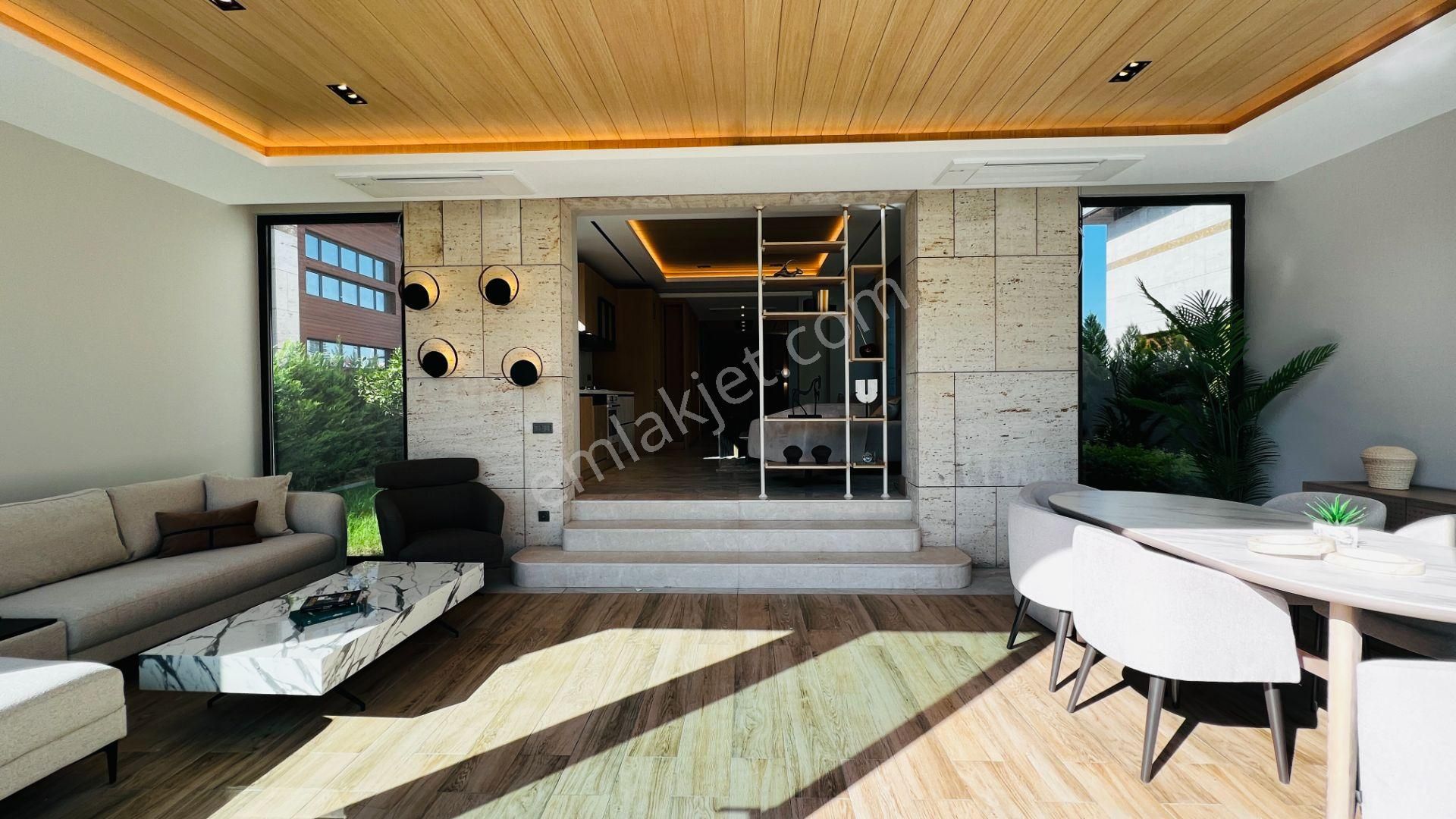 Kemer Merkezde Satılık Tripleks Lüks Müstakil Villa - Görsel 8