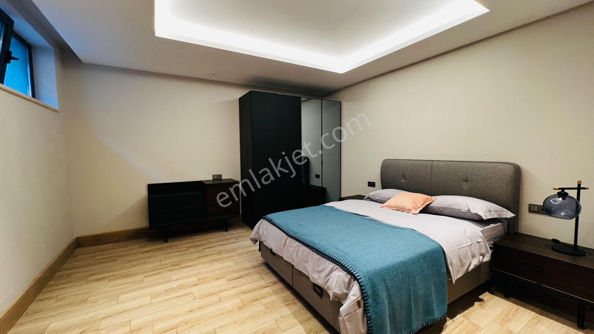 Kemer Merkezde Satılık Tripleks Lüks Müstakil Villa - Görsel 13