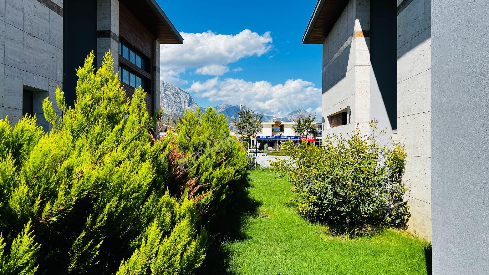 Kemer Merkezde Satılık Tripleks Lüks Müstakil Villa - Görsel 4