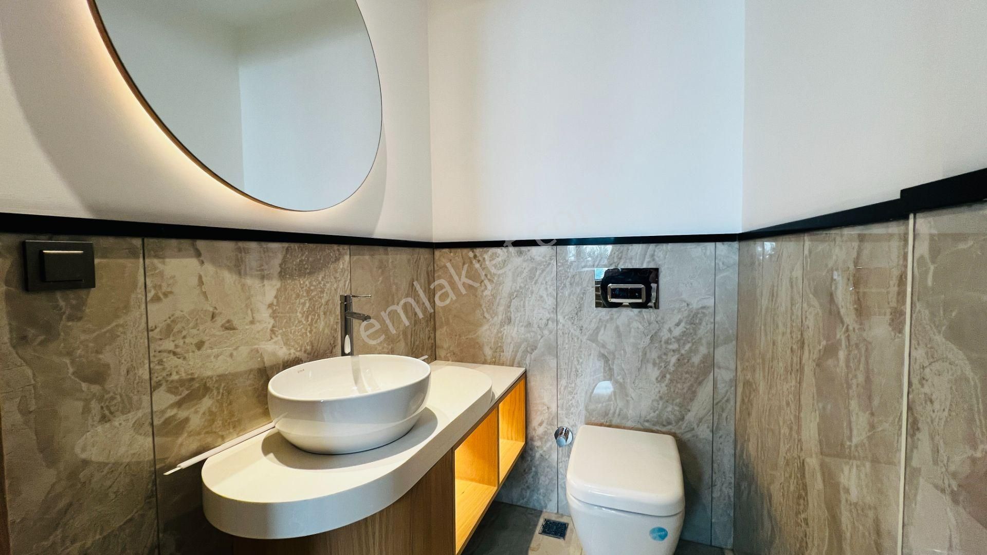 Kemer Merkezde Satılık Tripleks Lüks Müstakil Villa - Görsel 21