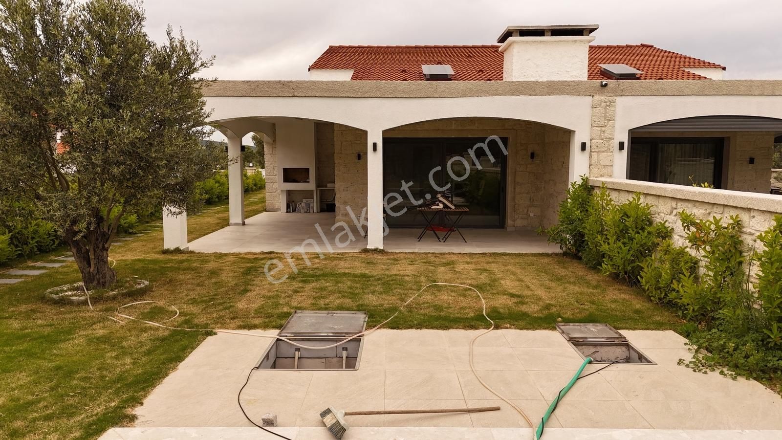 Uzunkuyu'nun Kalbinde, Havuzlu, Müştemilatlı Satılık Lüks Villa - Görsel 24