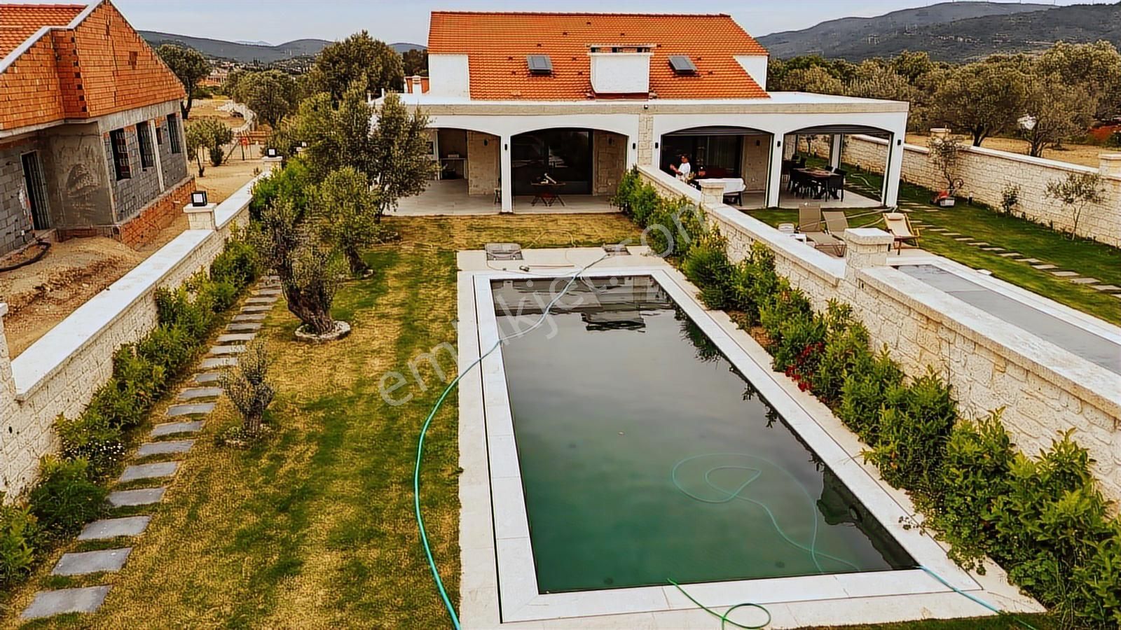 Uzunkuyu'nun Kalbinde, Havuzlu, Müştemilatlı Satılık Lüks Villa - Görsel 23