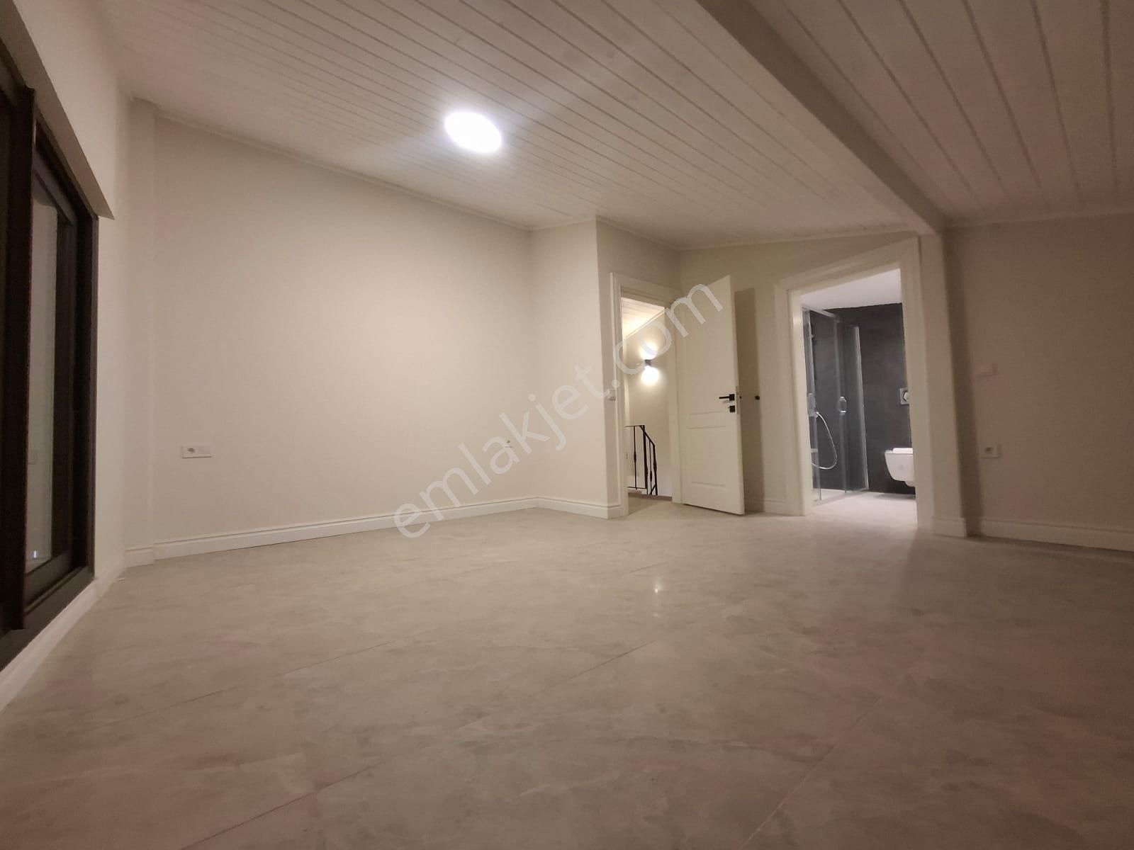 Uzunkuyu'nun Kalbinde, Havuzlu, Müştemilatlı Satılık Lüks Villa - Görsel 21