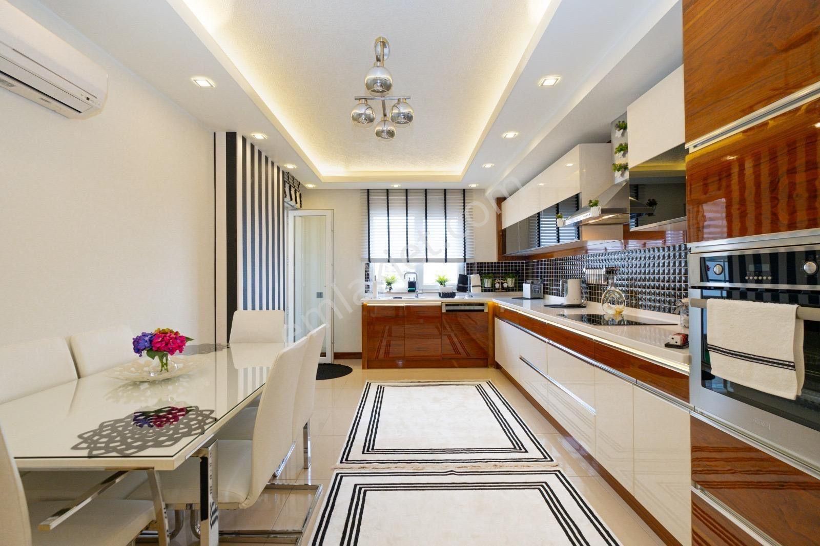 Full Donanımlı Elit Ve Prestijli Site İçi Arakat 3+1 - Görsel 3