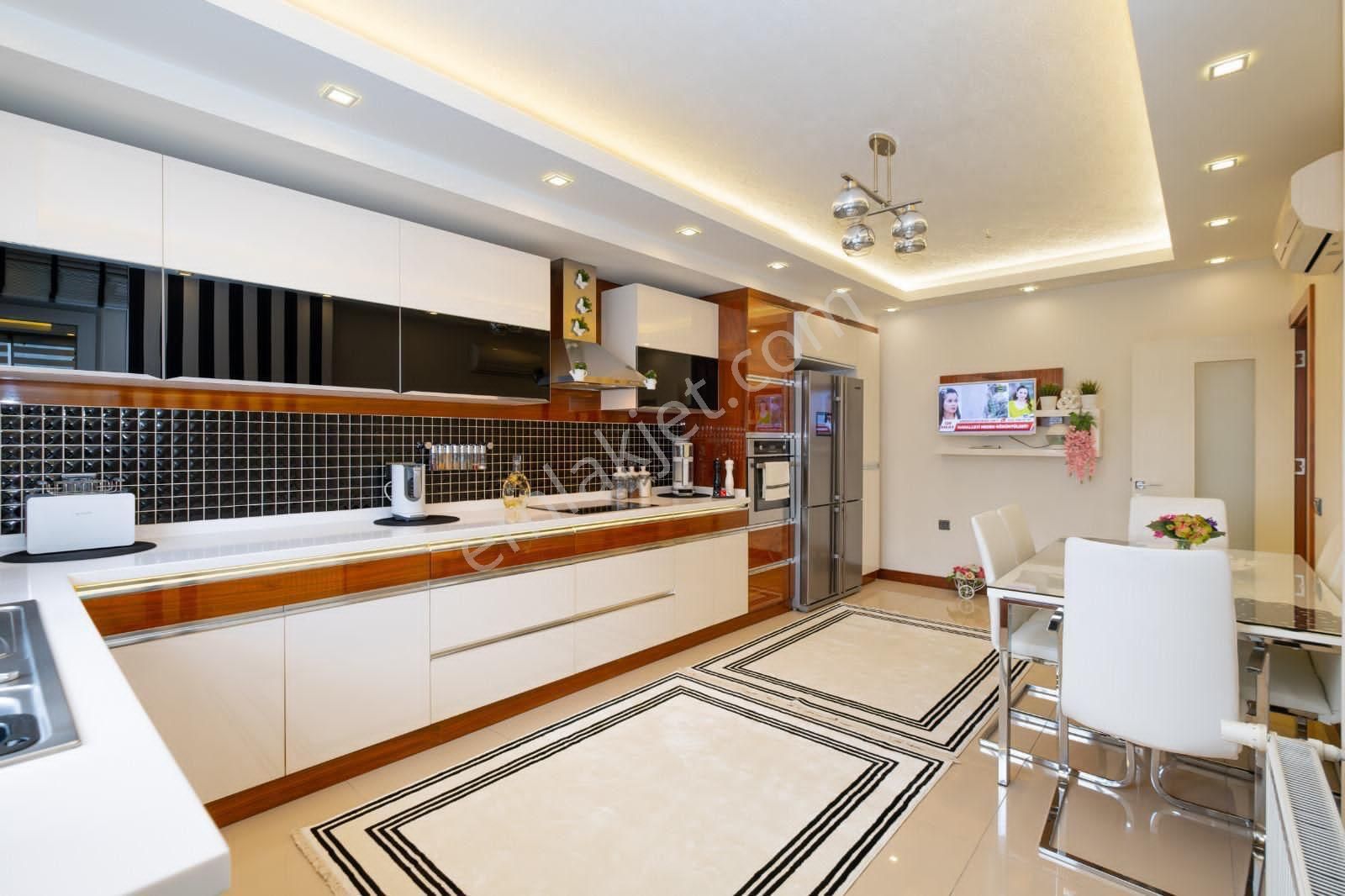 Full Donanımlı Elit Ve Prestijli Site İçi Arakat 3+1 - Görsel 21